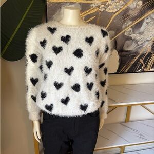 Cozy Heart Pattern Sweater - Black & White